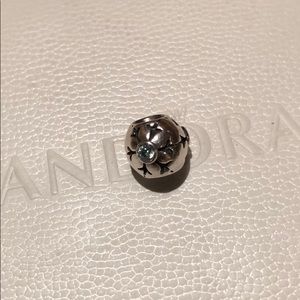 Gorgeous authentic Pandora snowflake charm